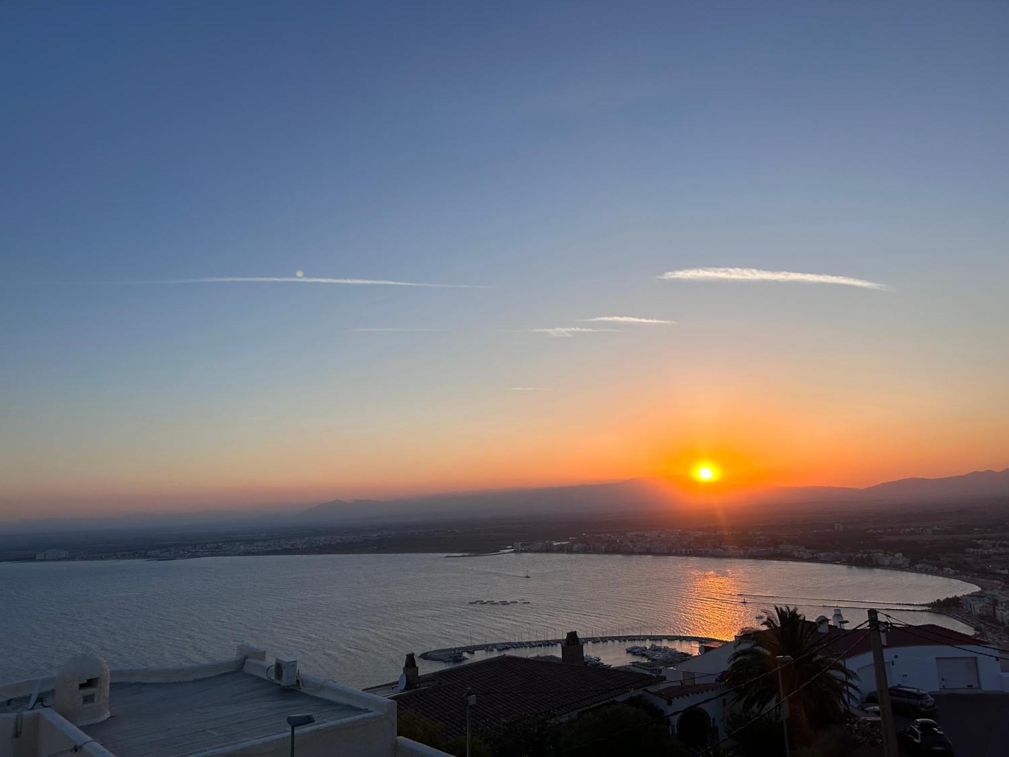 Las Mejores Puestas De Sol Roses Luaran gambar